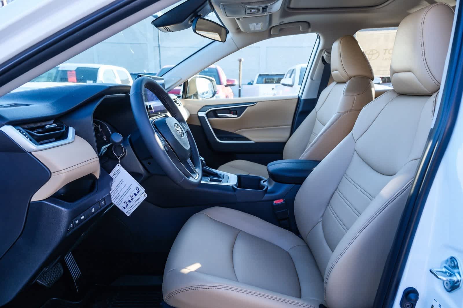 Thumbnail: 2025 Toyota RAV4 - 20