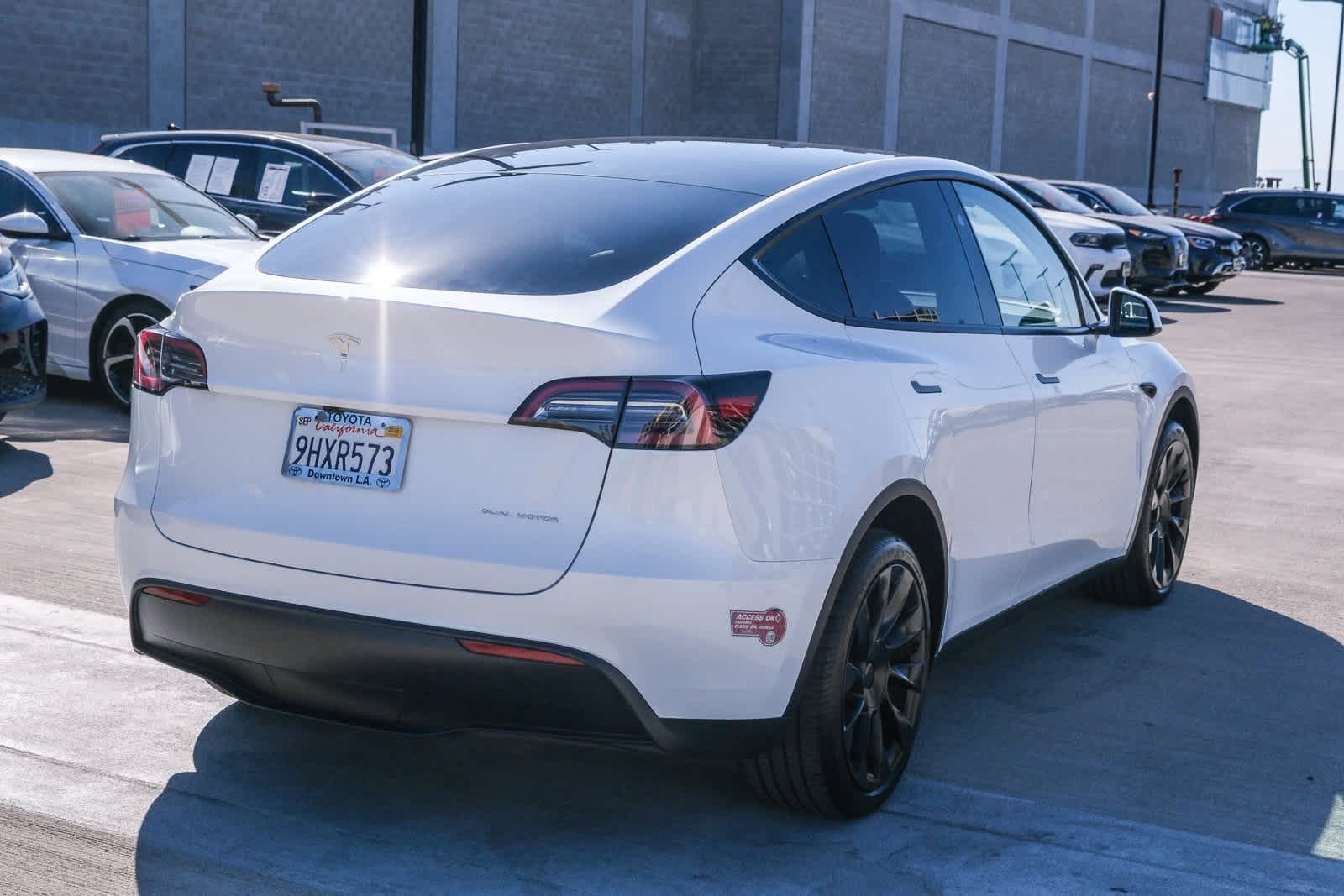 Thumbnail: 2023 Tesla Model Y - 4