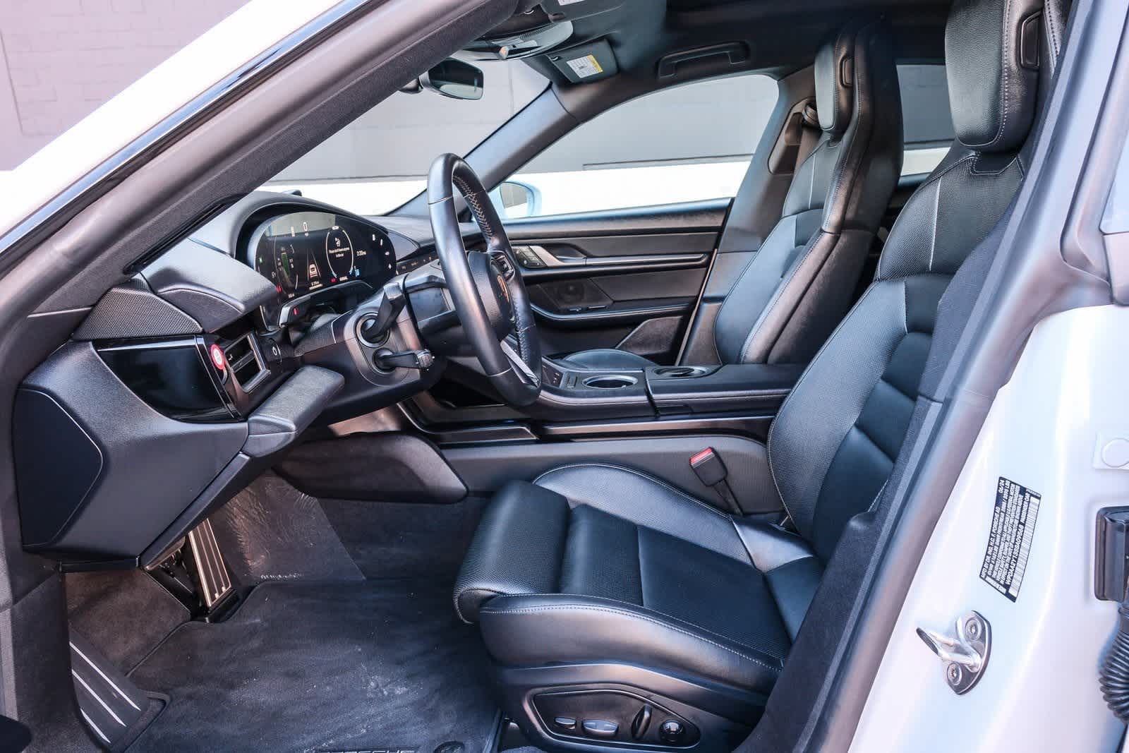 Thumbnail: 2025 Porsche Taycan - 19