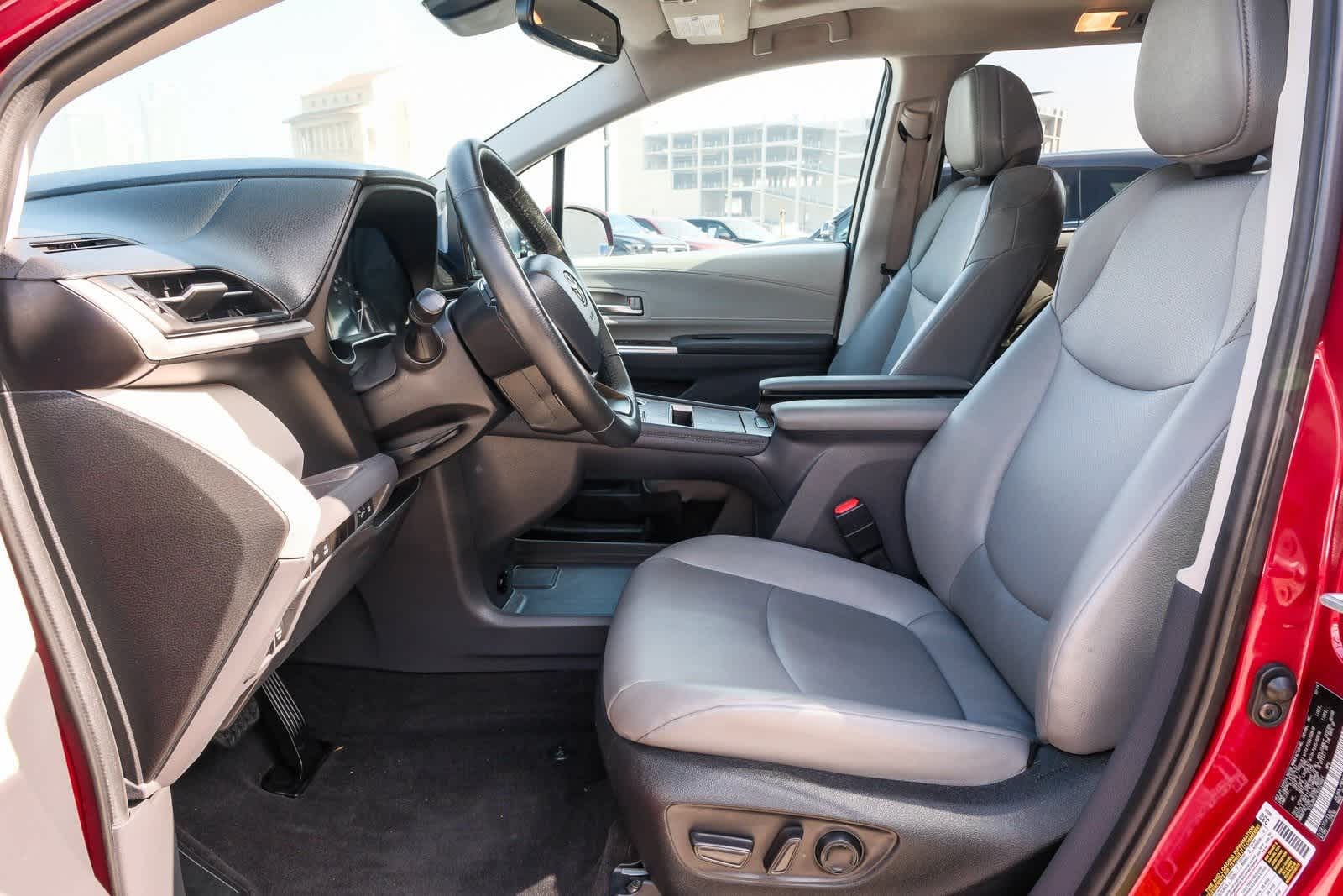 Thumbnail: 2024 Toyota Sienna - 20