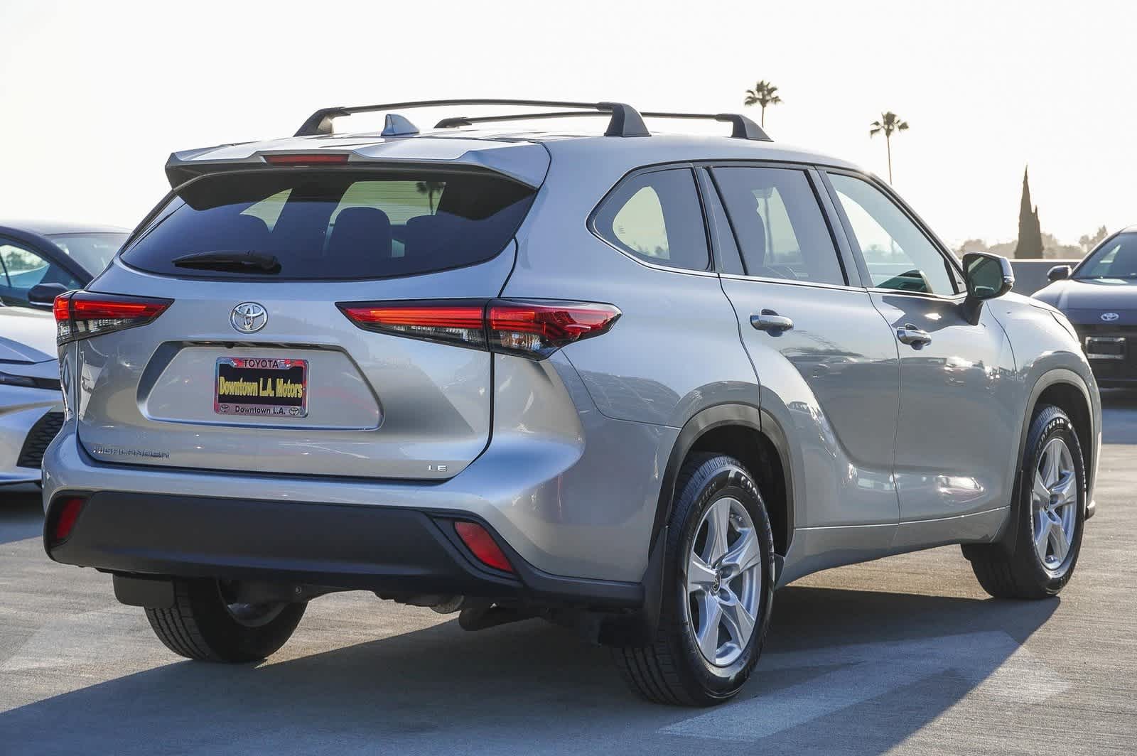 Thumbnail: 2021 Toyota Highlander - 4