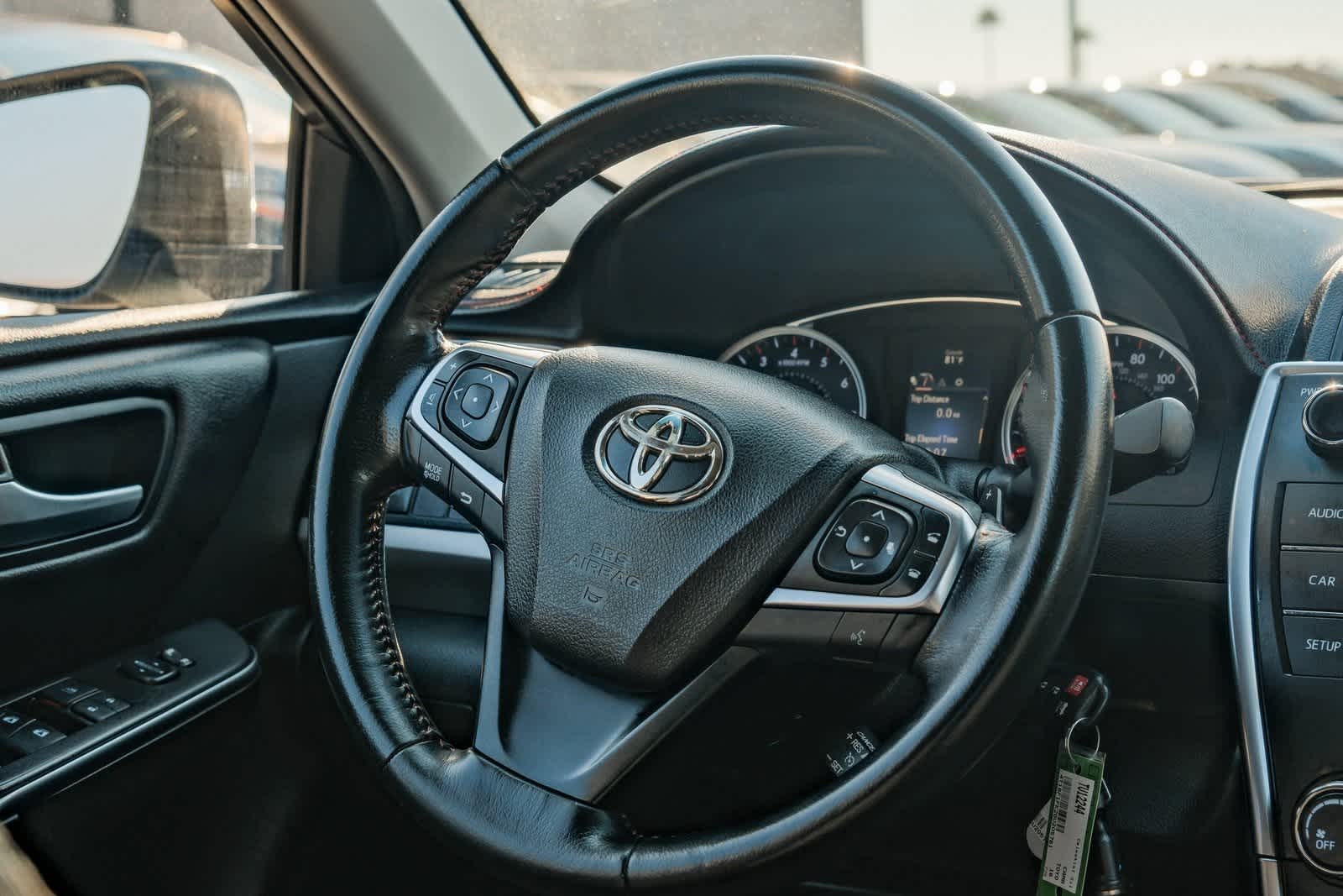 Thumbnail: 2016 Toyota Camry - 16