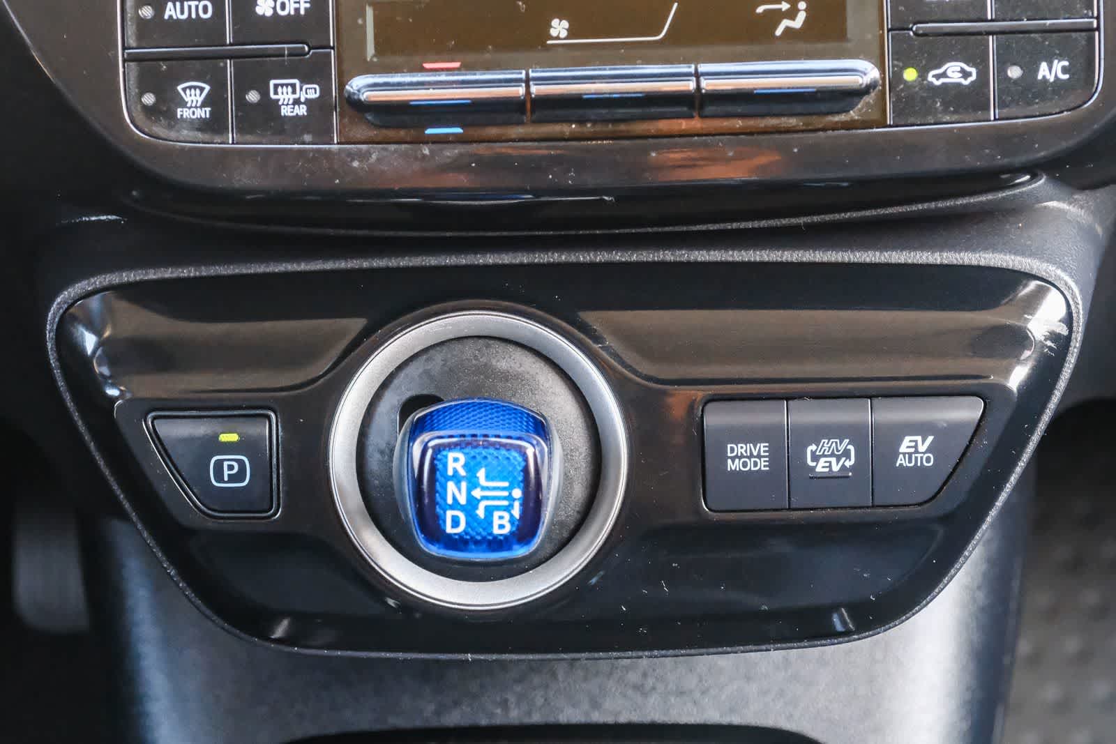 Thumbnail: 2022 Toyota Prius Prime - 16