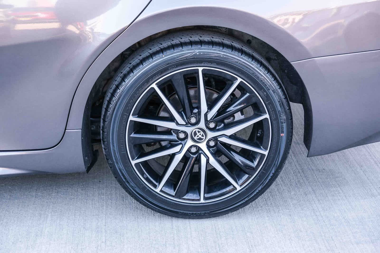 Thumbnail: 2023 Toyota Camry - 9