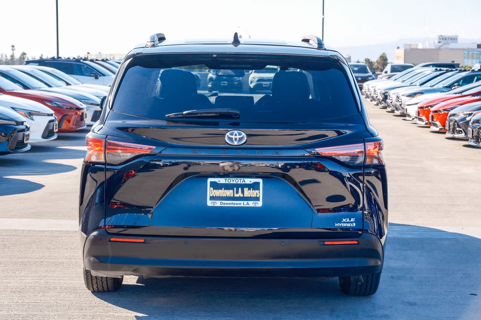Thumbnail: 2021 Toyota Sienna - 5