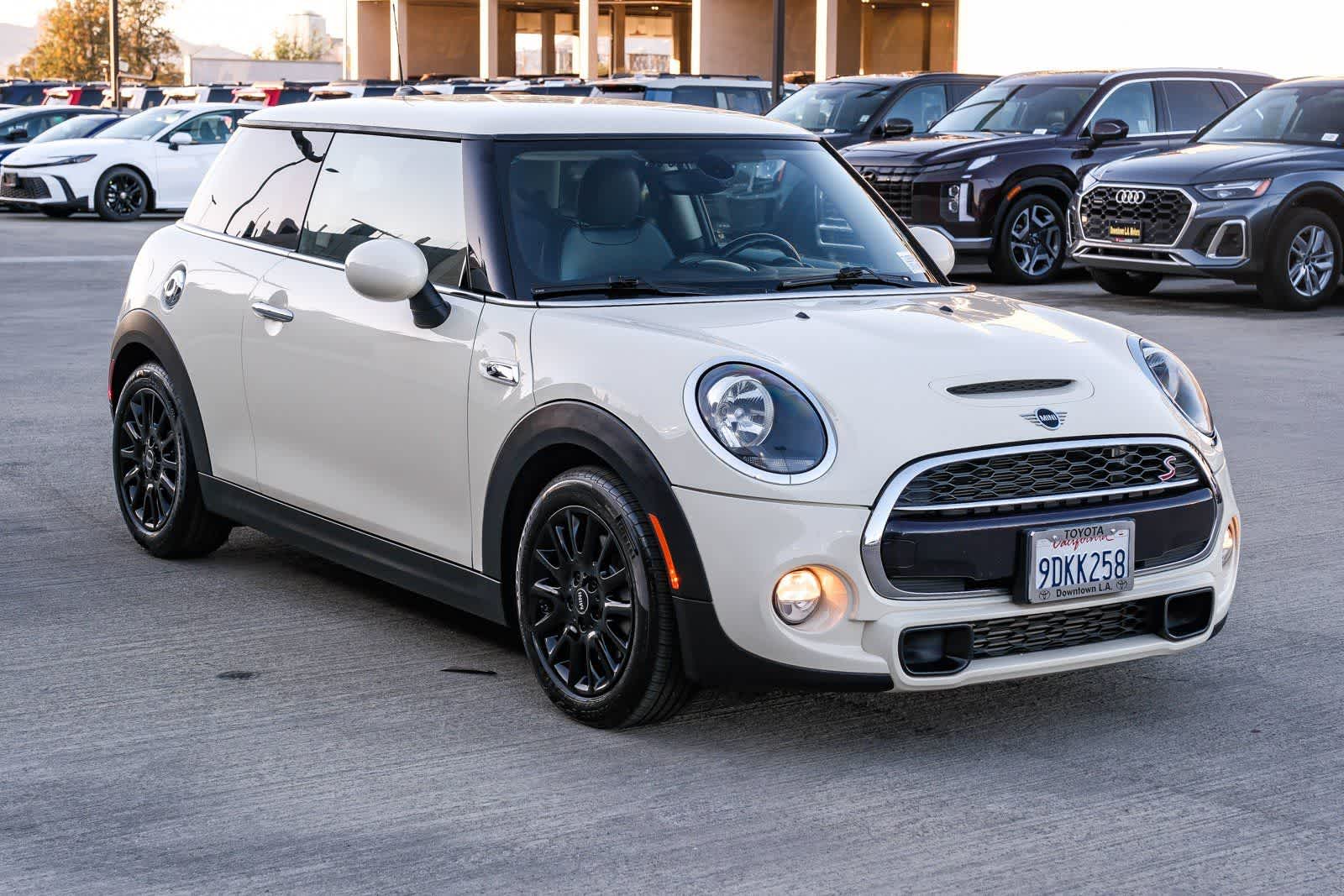 Thumbnail: 2019 MINI Cooper Hardtop - 3