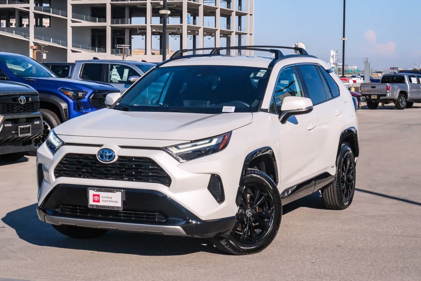 Thumbnail: 2022 Toyota RAV4 - 1