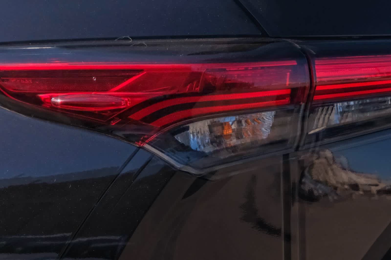 Thumbnail: 2021 Toyota Highlander - 4
