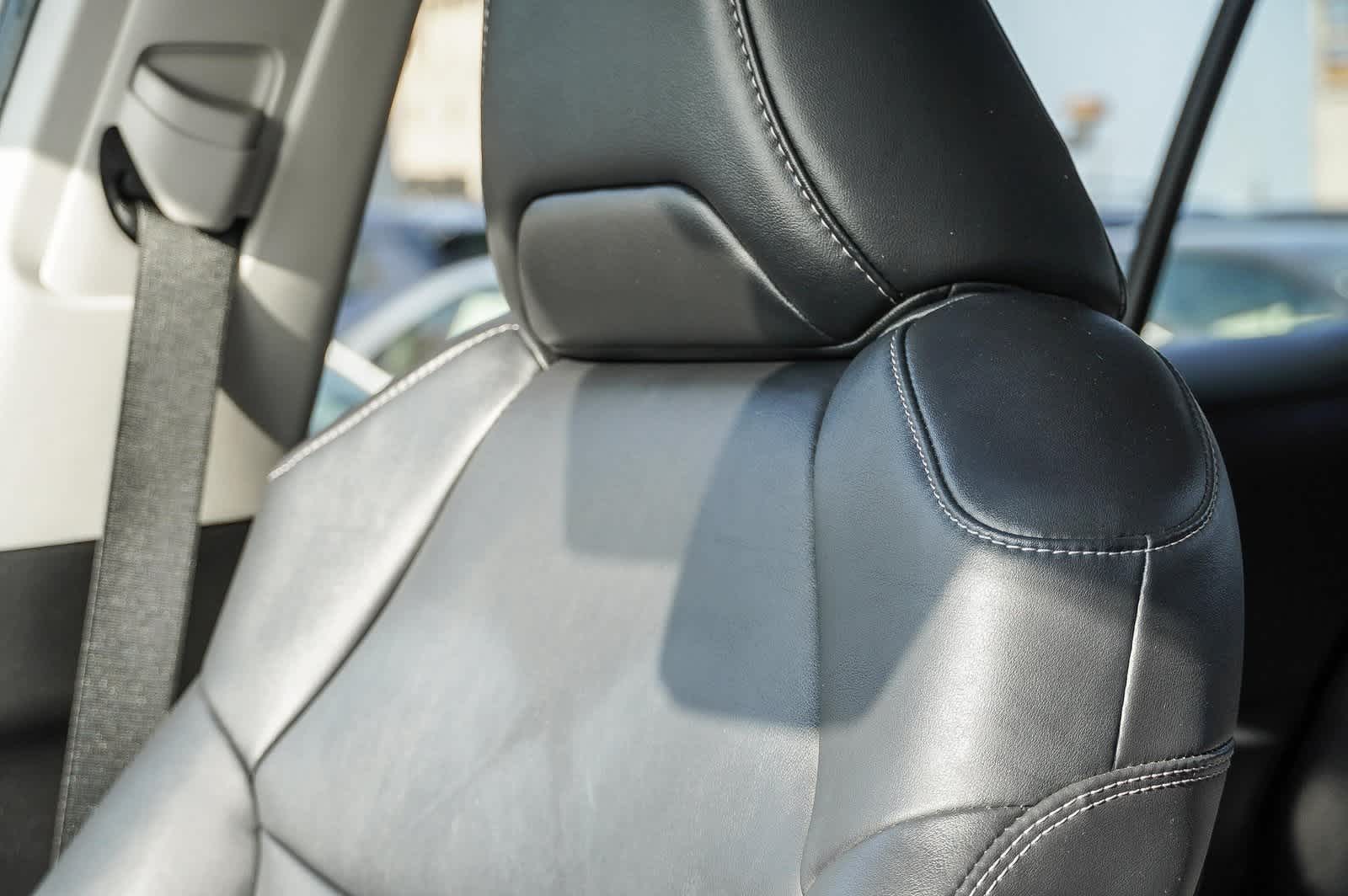2022 Toyota RAV4 XLE Premium 23