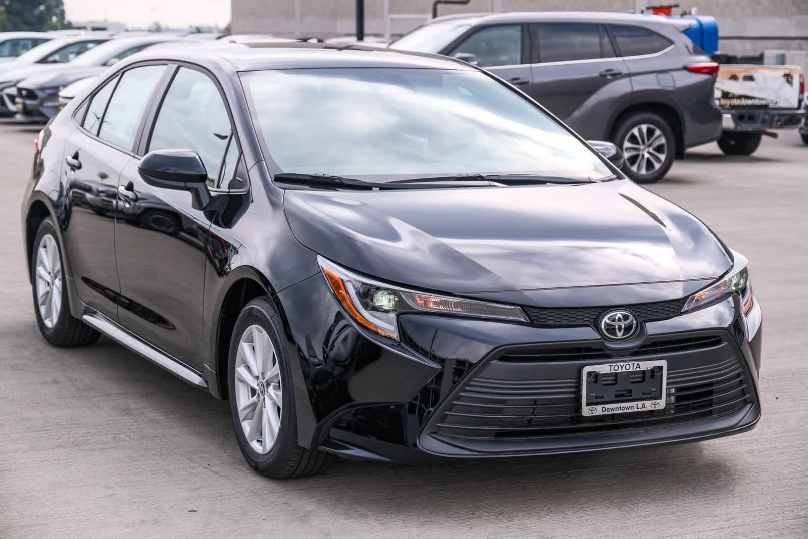 Thumbnail: 2025 Toyota Corolla - 3