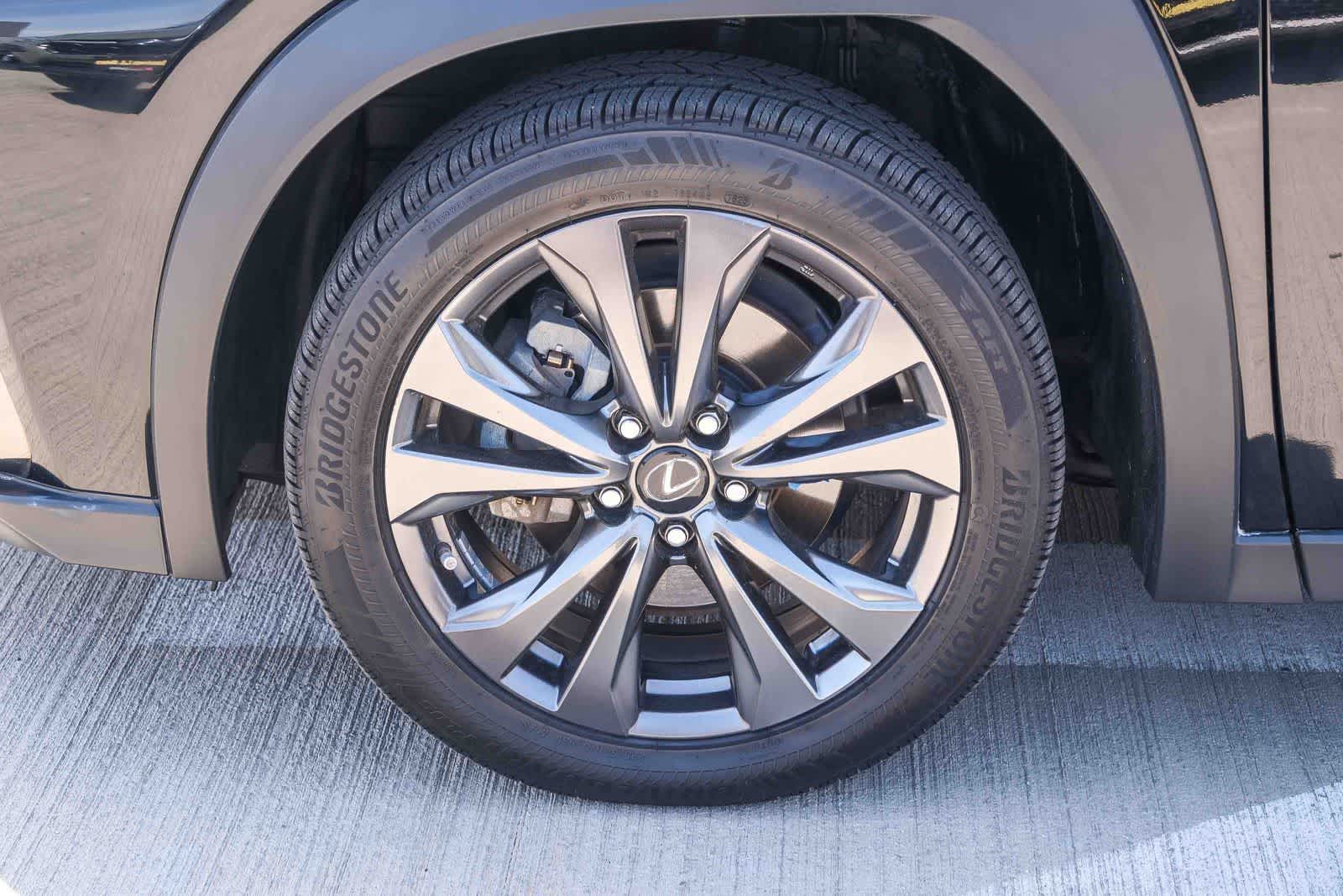 Thumbnail: 2020 Lexus UX - 10