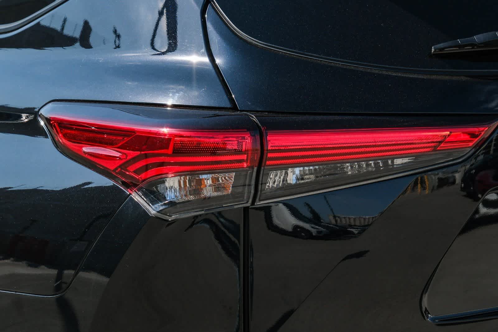 Thumbnail: 2021 Toyota Highlander - 7