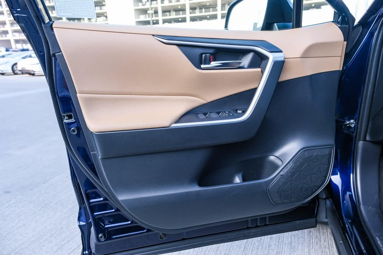 Thumbnail: 2025 Toyota RAV4 - 23