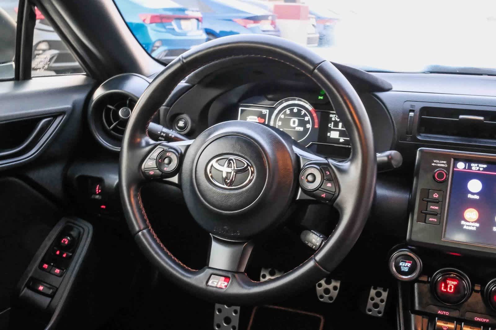 Thumbnail: 2025 Toyota GR86 - 17