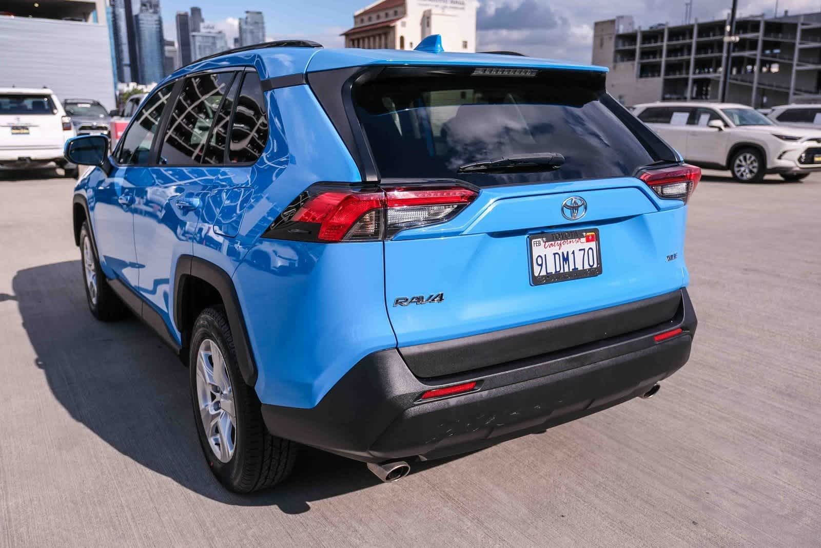 Thumbnail: 2021 Toyota RAV4 - 8