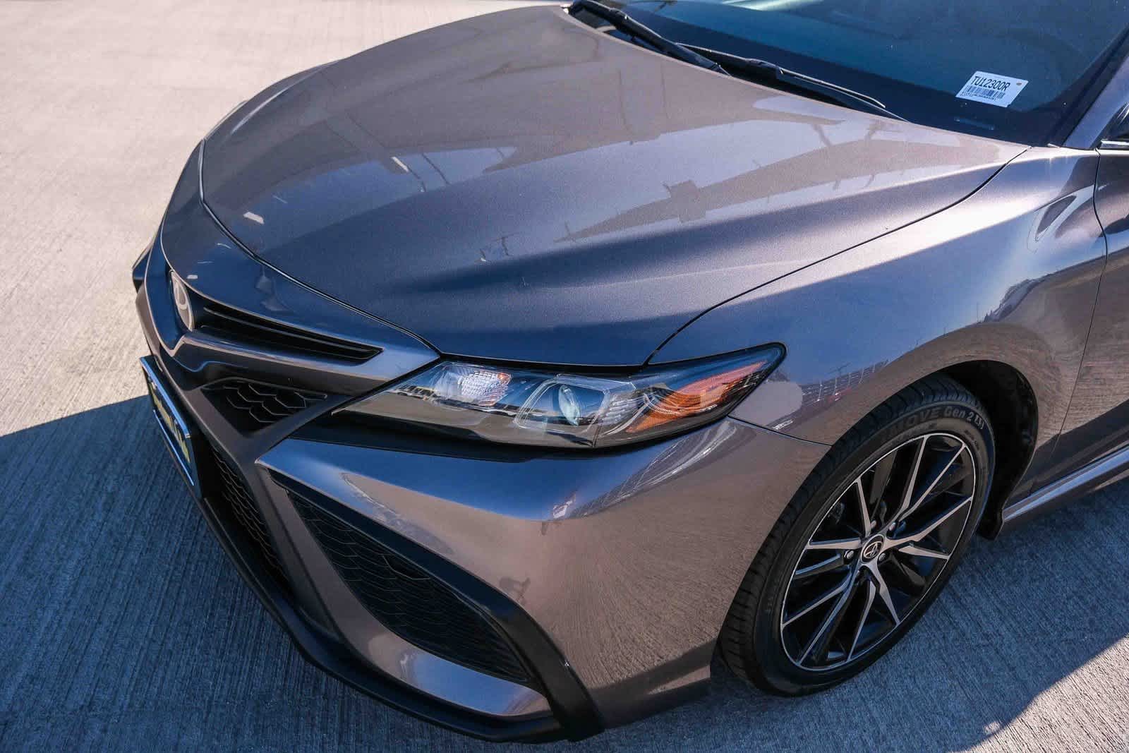 Thumbnail: 2022 Toyota Camry - 12