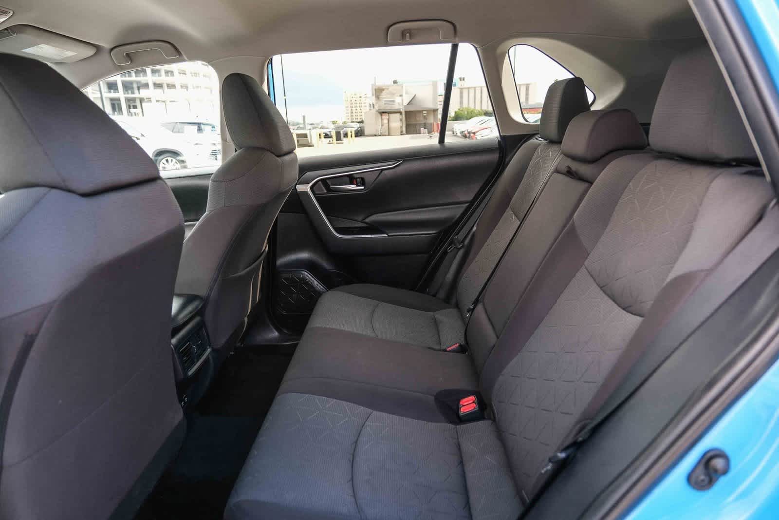 Thumbnail: 2021 Toyota RAV4 - 20