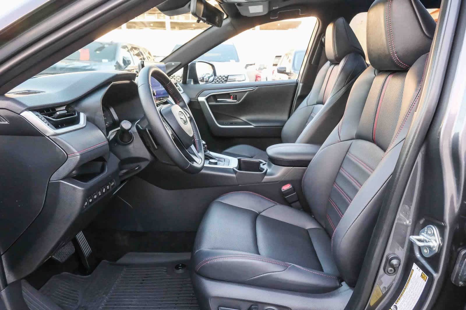 Thumbnail: 2025 Toyota RAV4 - 20