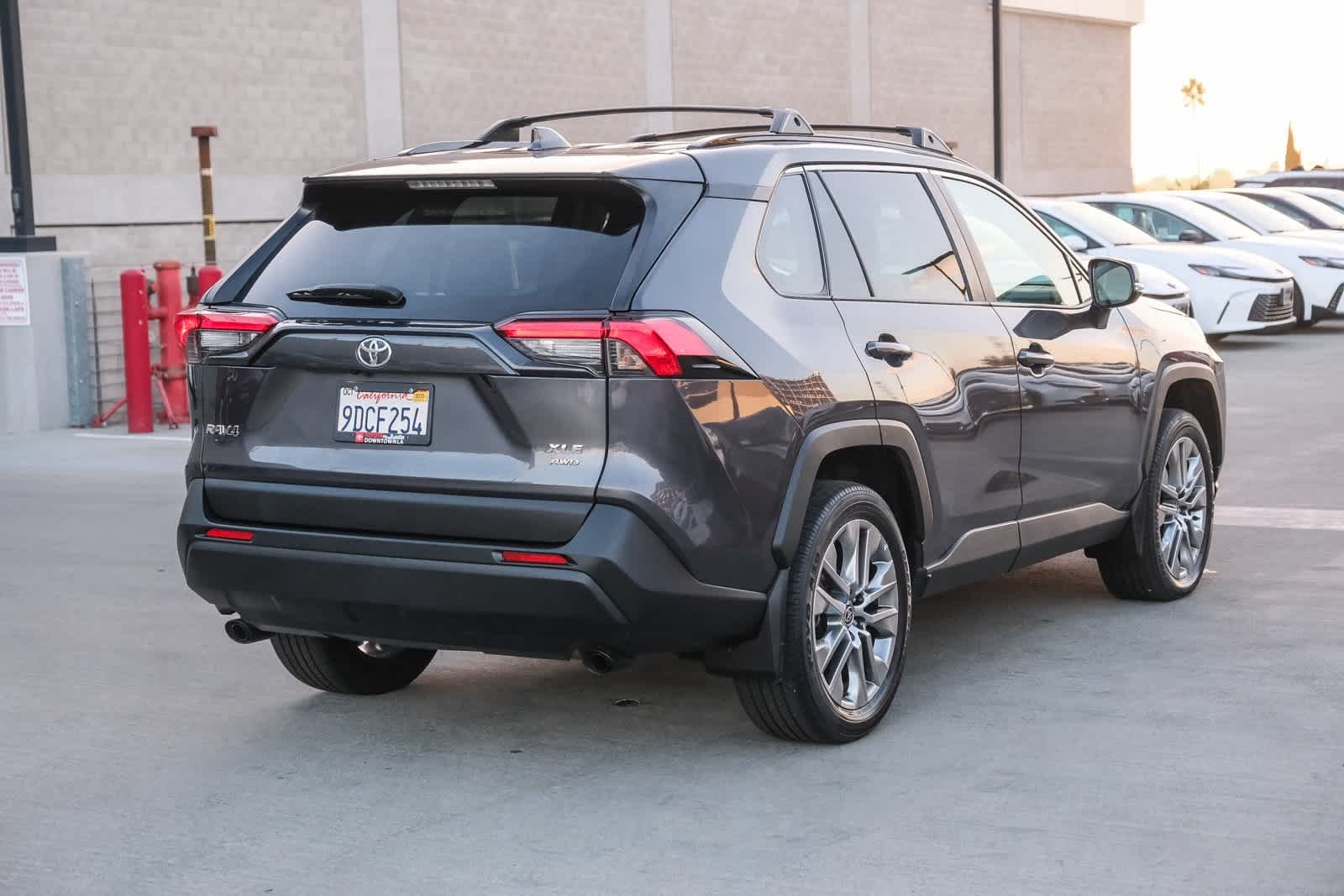 Thumbnail: 2022 Toyota RAV4 - 4