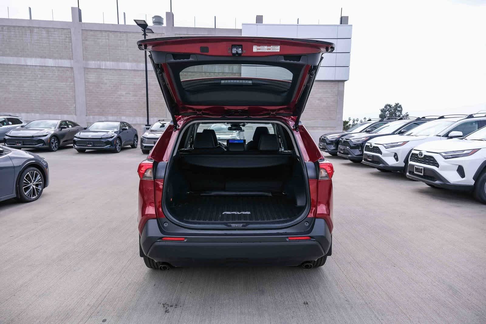 Thumbnail: 2025 Toyota RAV4 - 27