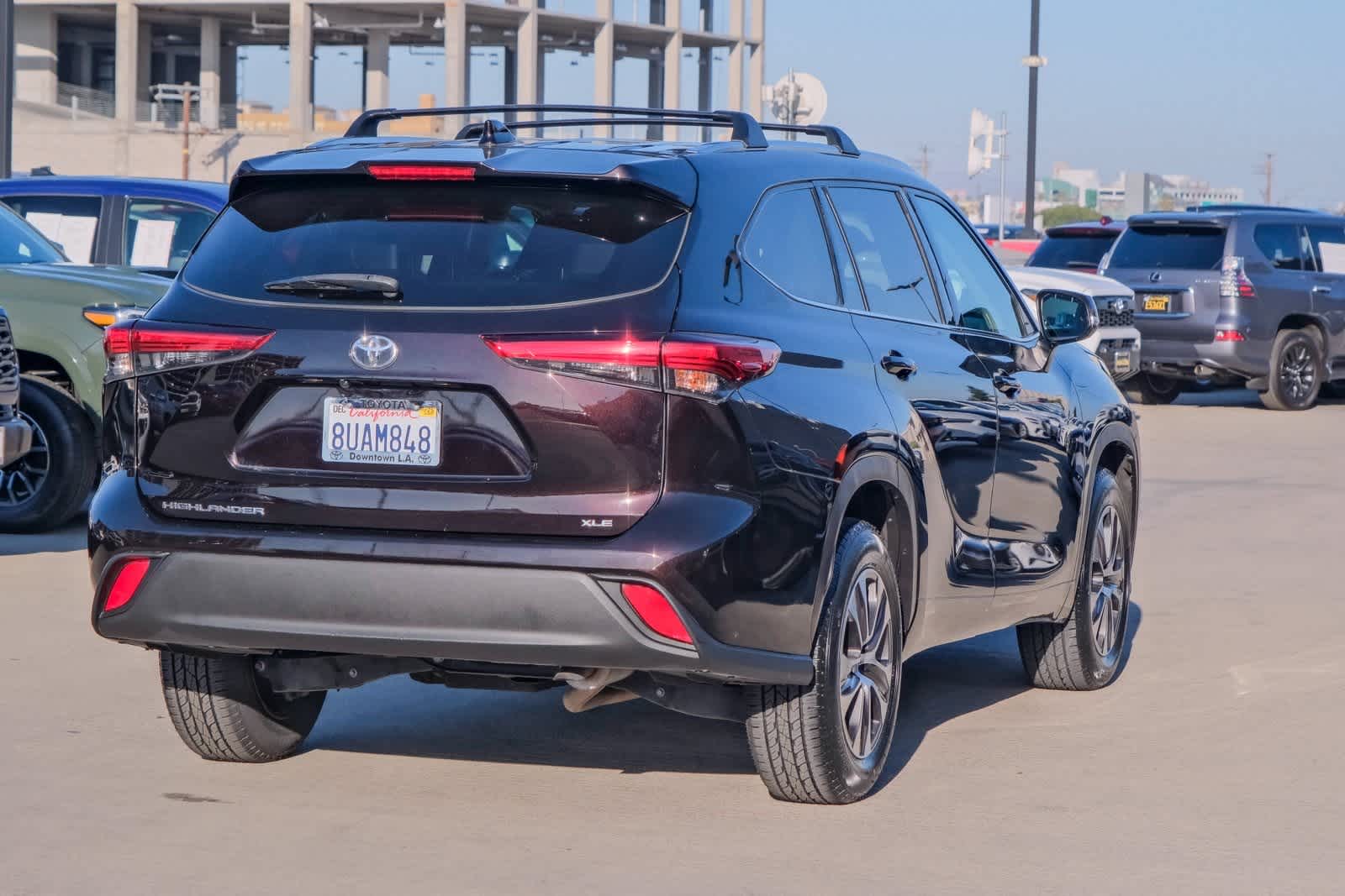 Thumbnail: 2021 Toyota Highlander - 10