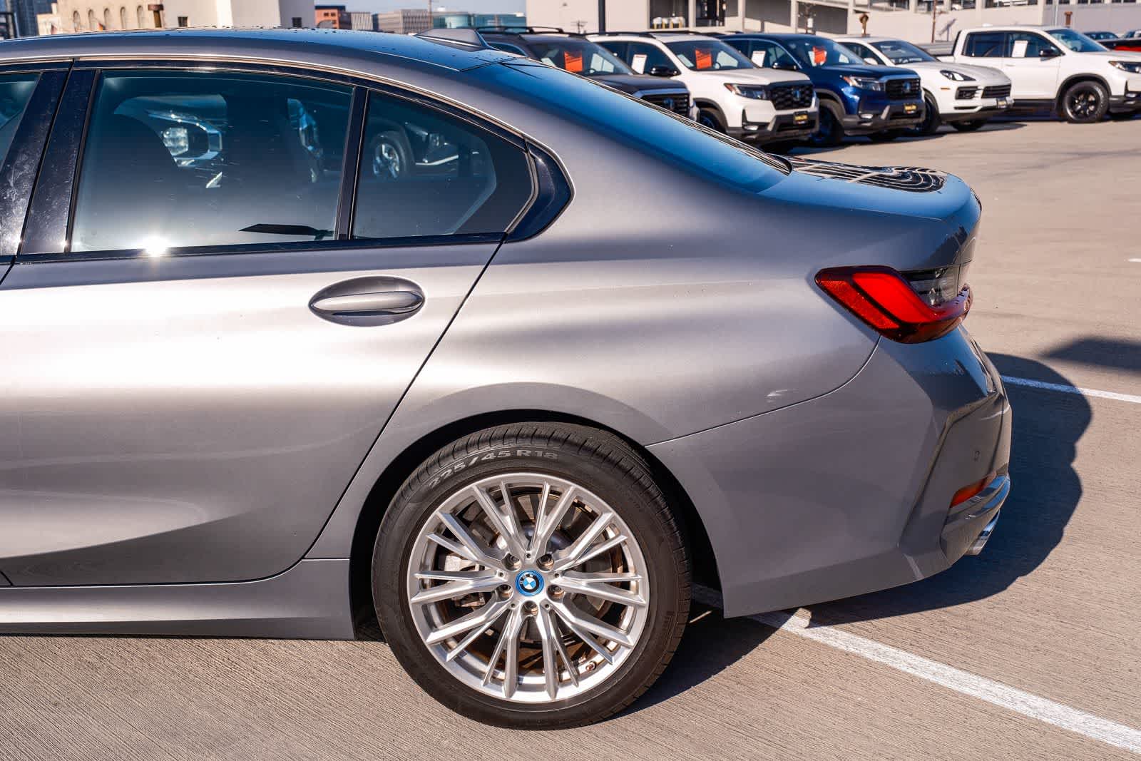 Thumbnail: 2023 BMW 3 Series - 8