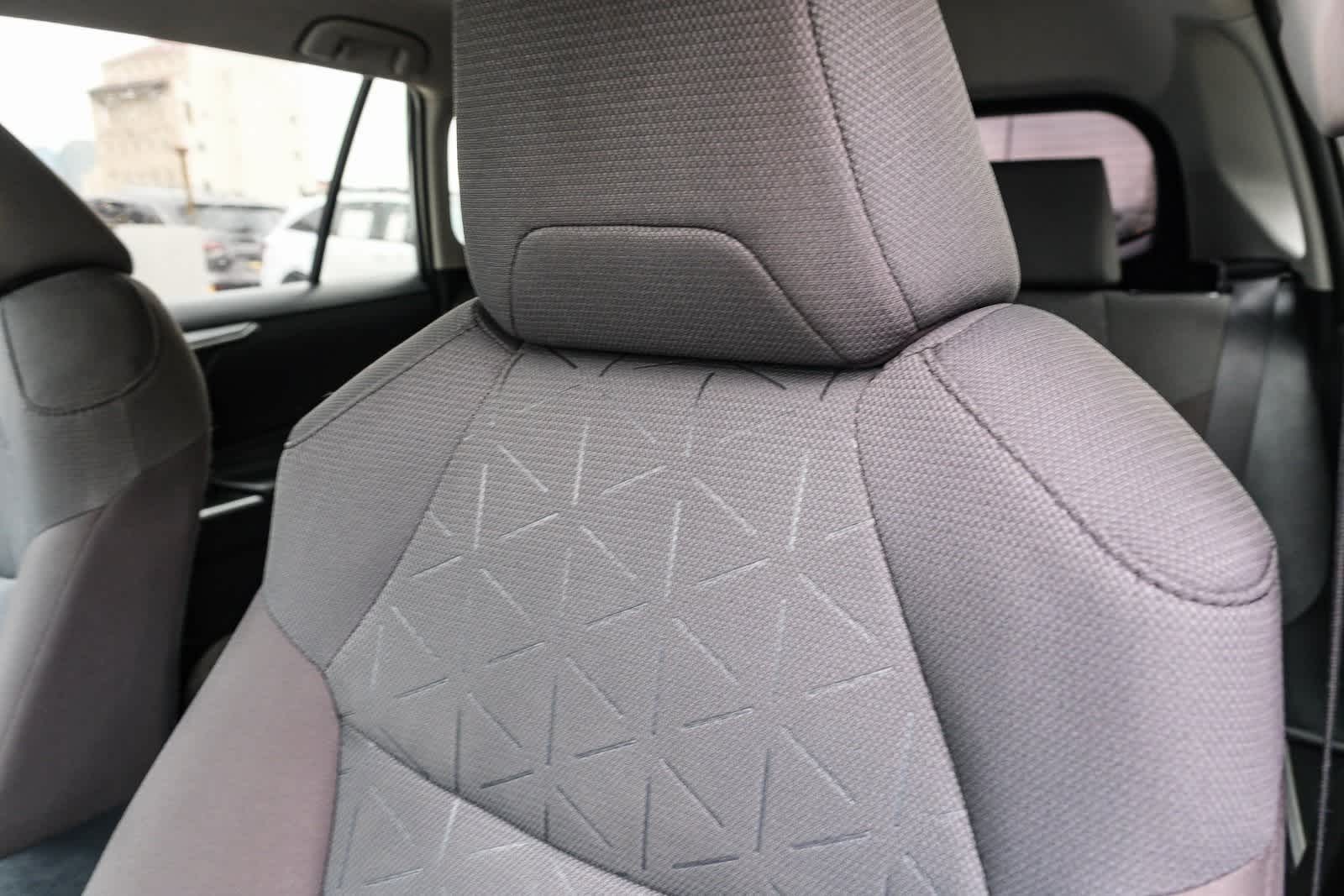 Thumbnail: 2022 Toyota RAV4 - 21