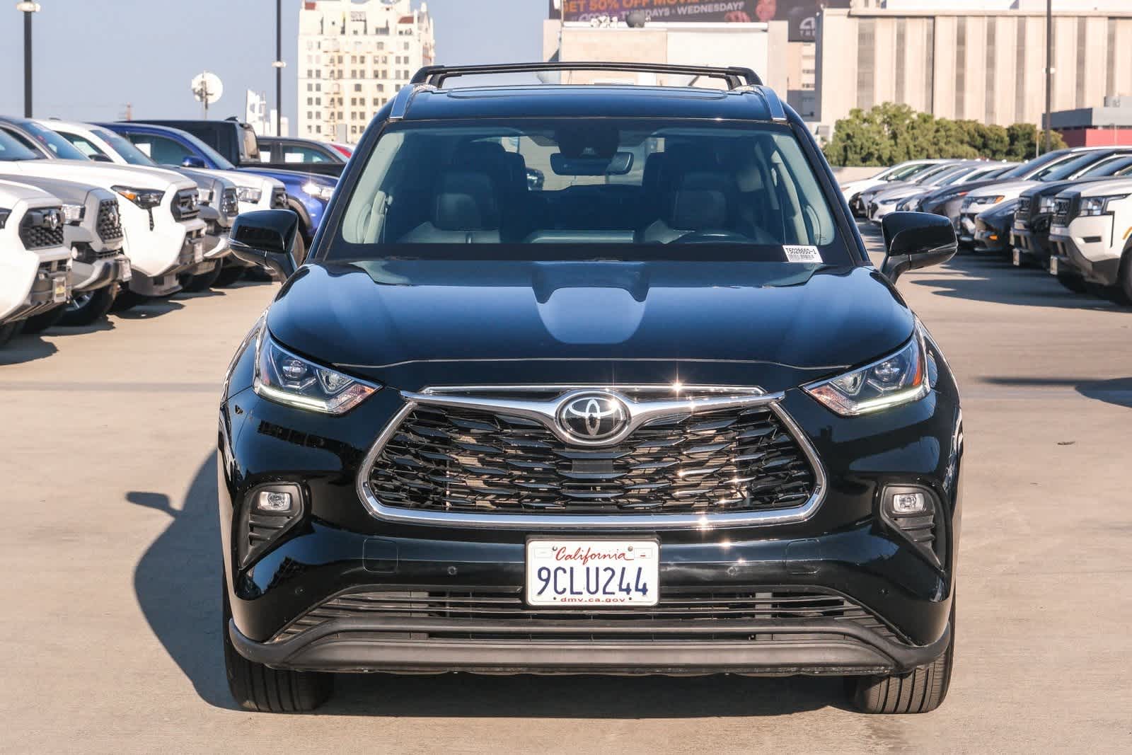Thumbnail: 2022 Toyota Highlander - 2