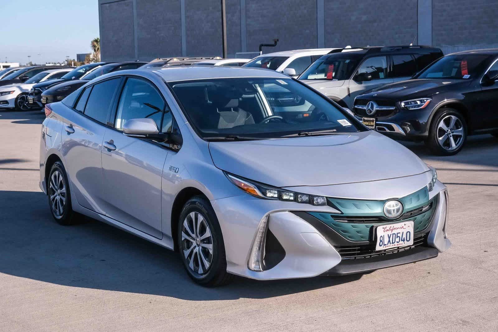 Thumbnail: 2020 Toyota Prius Prime - 3