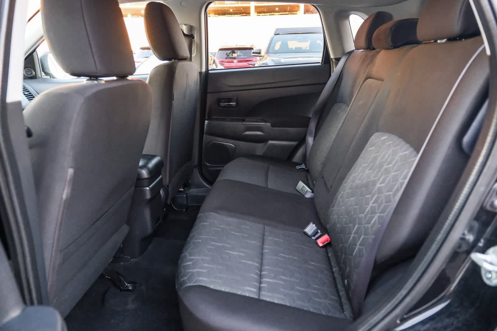 Thumbnail: 2023 Mitsubishi Outlander Sport - 21