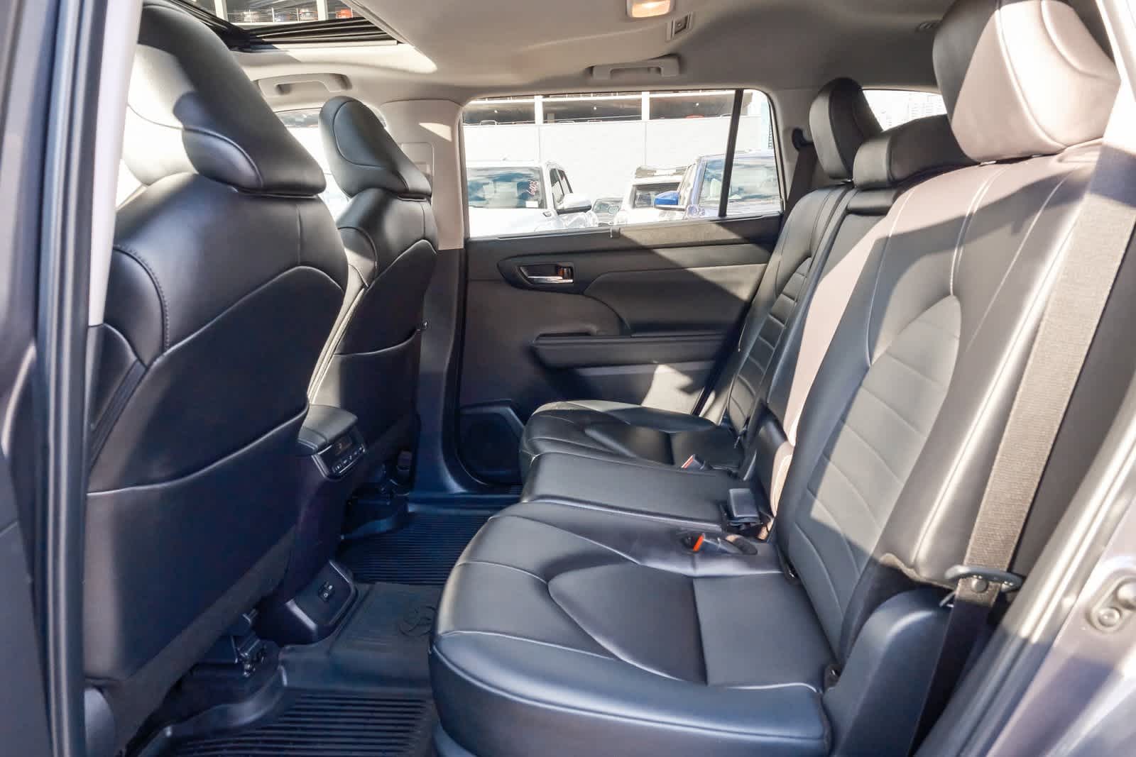 Thumbnail: 2024 Toyota Highlander - 18