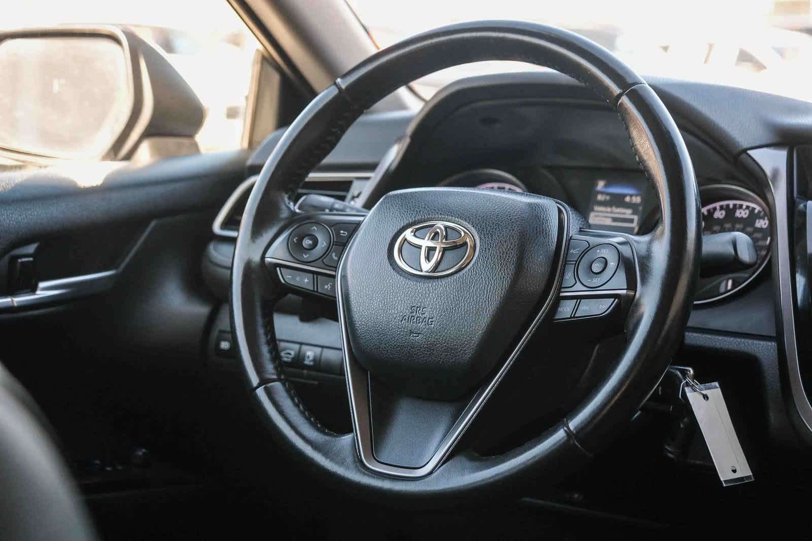 Thumbnail: 2022 Toyota Camry - 16