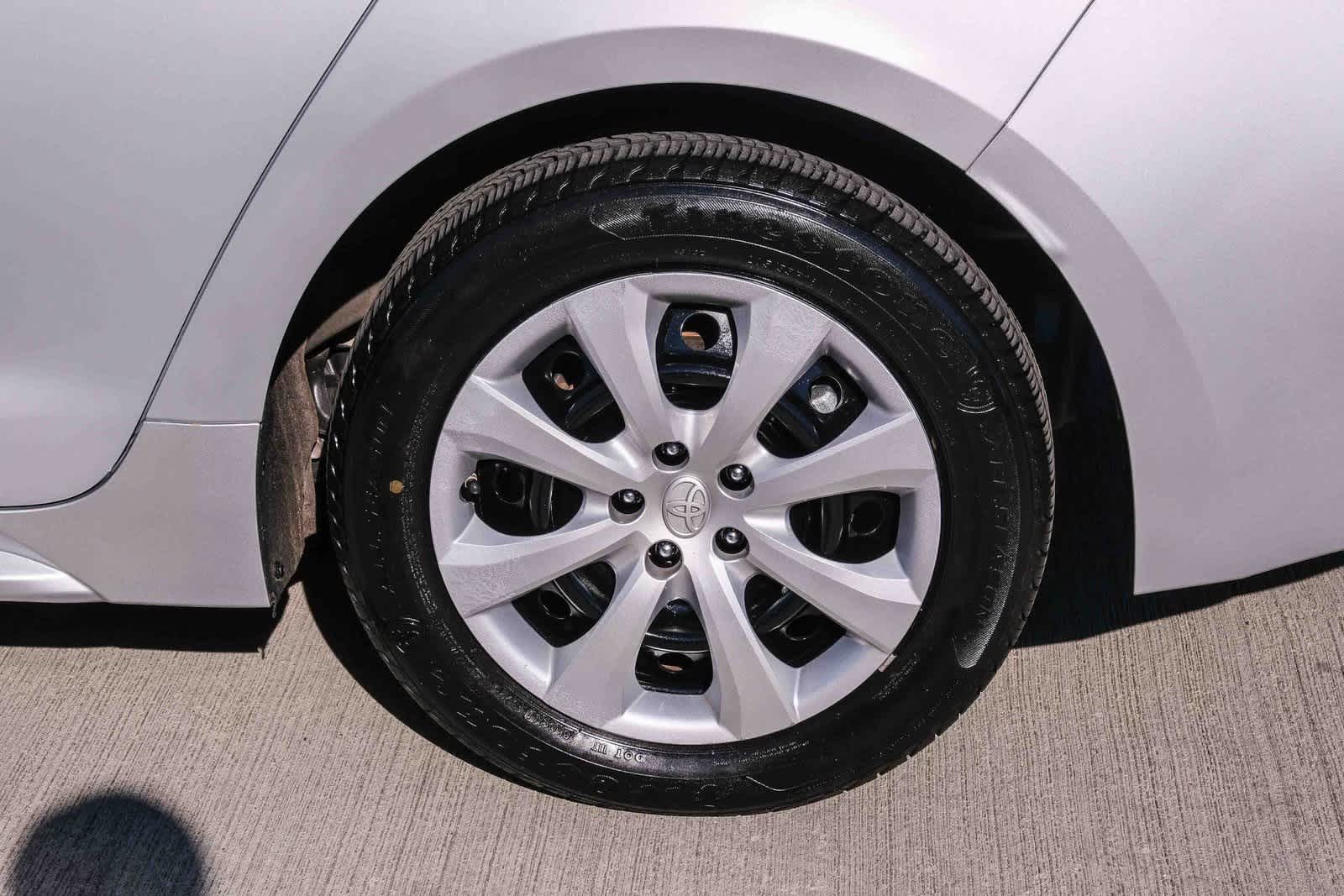 Thumbnail: 2023 Toyota Corolla - 9