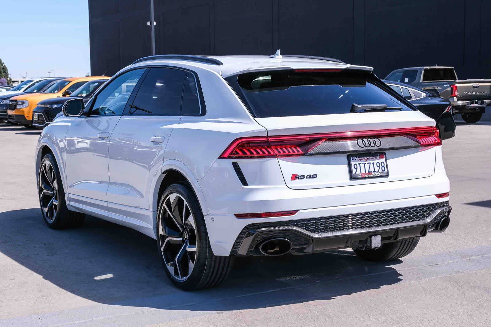 Thumbnail: 2022 Audi RS Q8 - 6