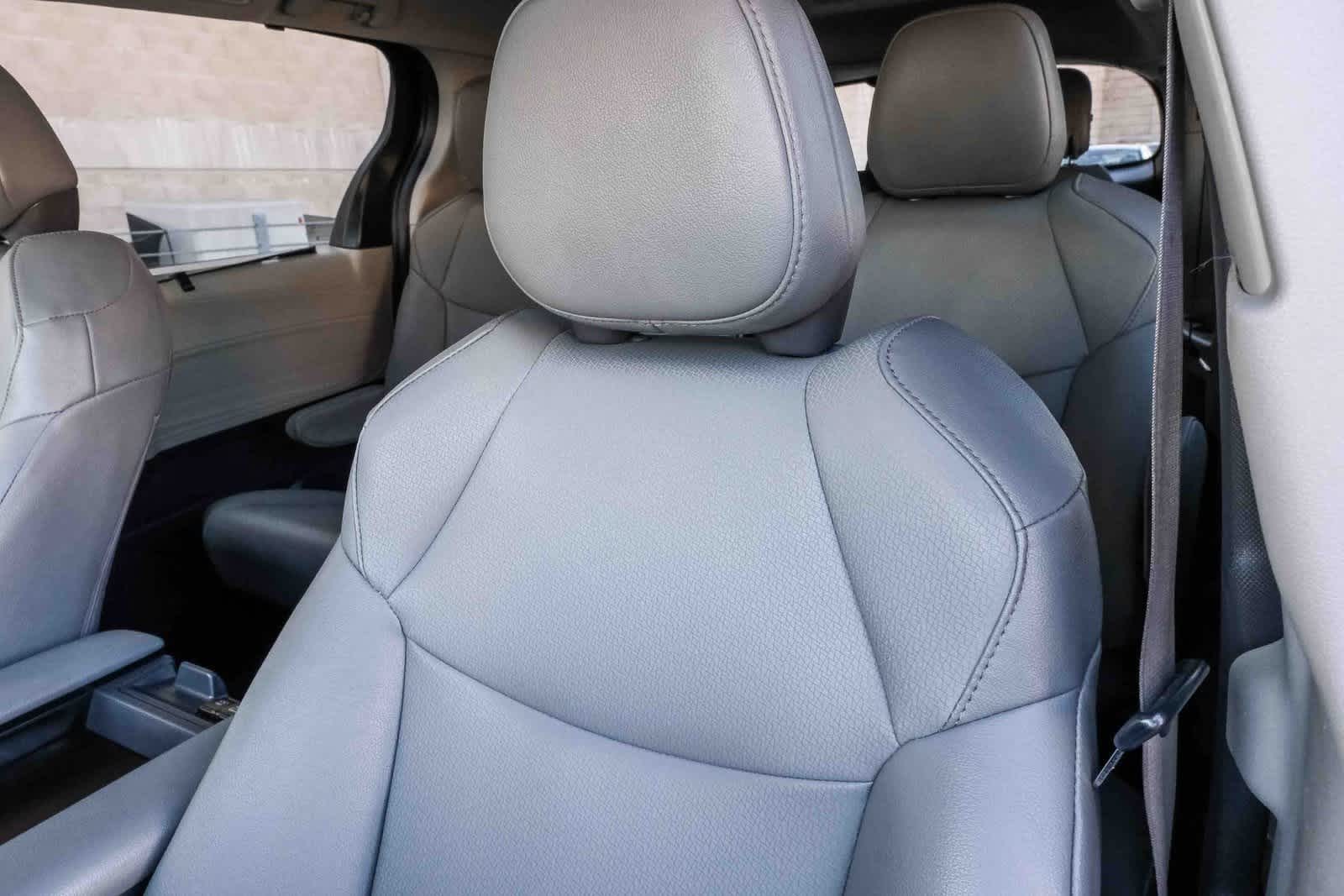 Thumbnail: 2023 Toyota Sienna - 21