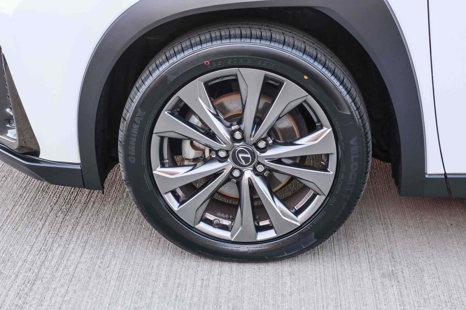 Thumbnail: 2019 Lexus UX - 10