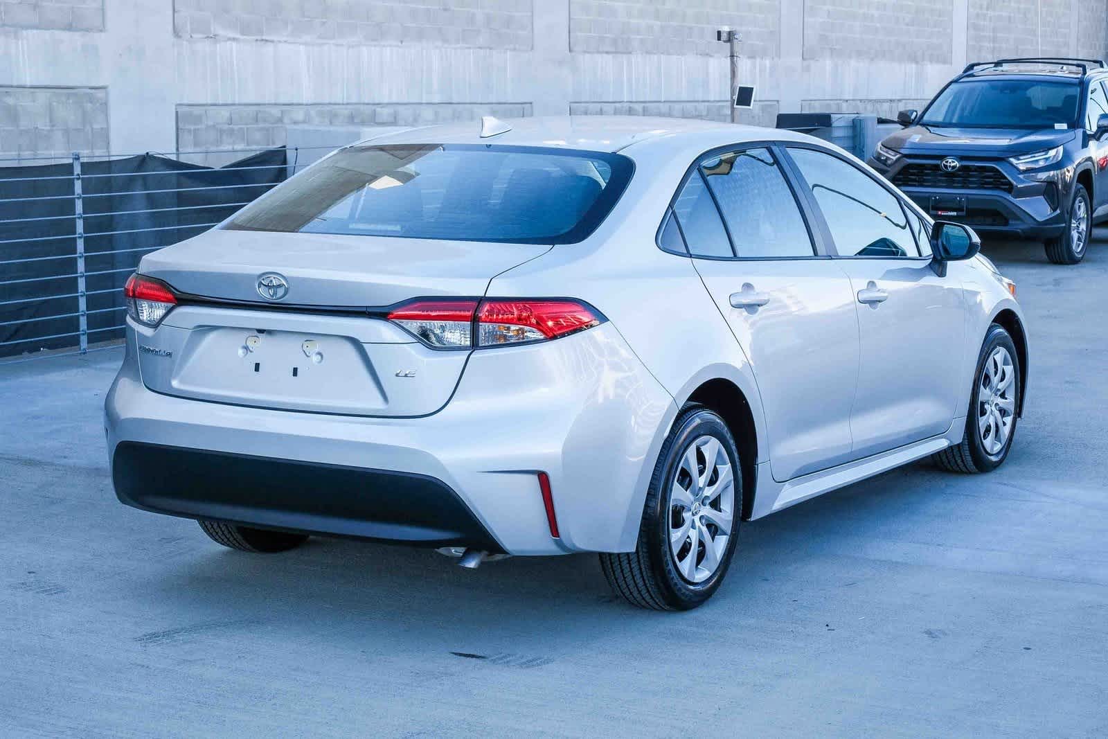 Thumbnail: 2025 Toyota Corolla - 4