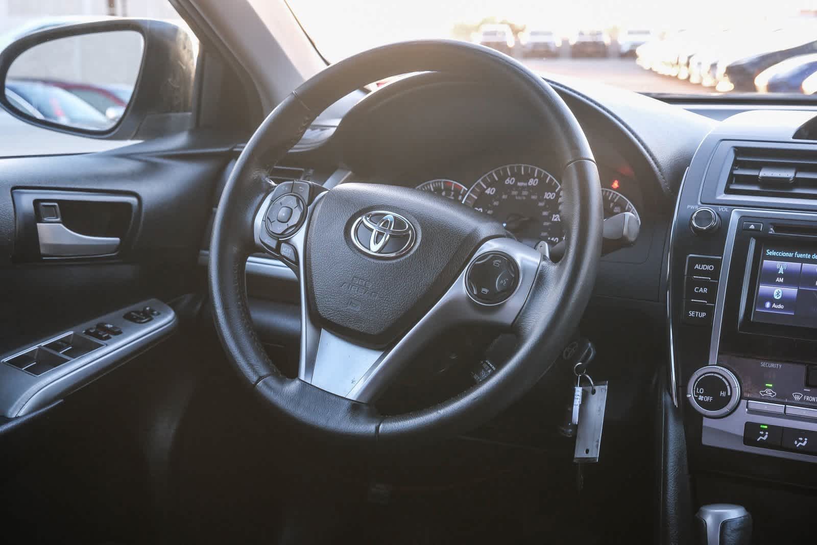 Thumbnail: 2014 Toyota Camry - 17