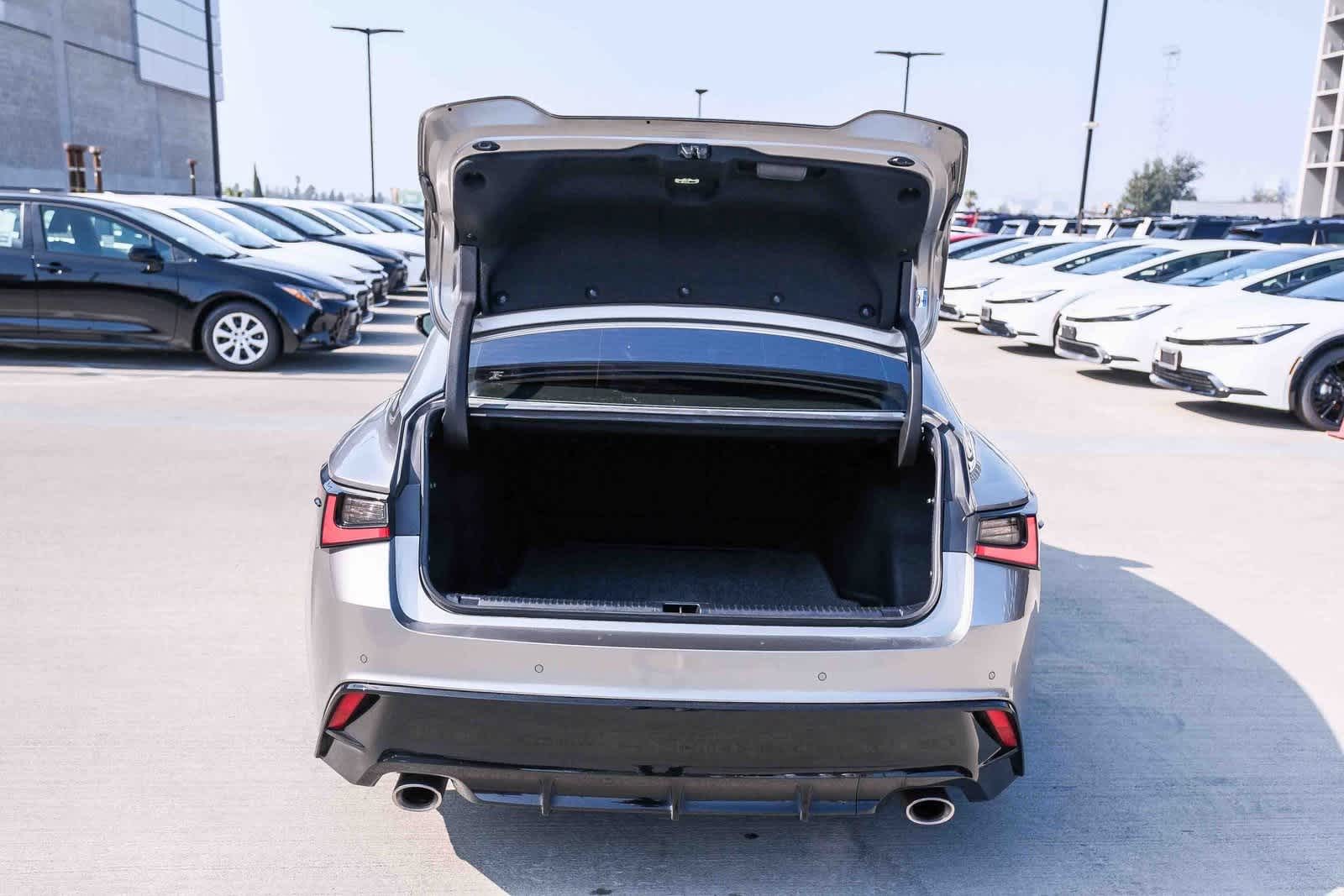 Thumbnail: 2022 Lexus IS - 27