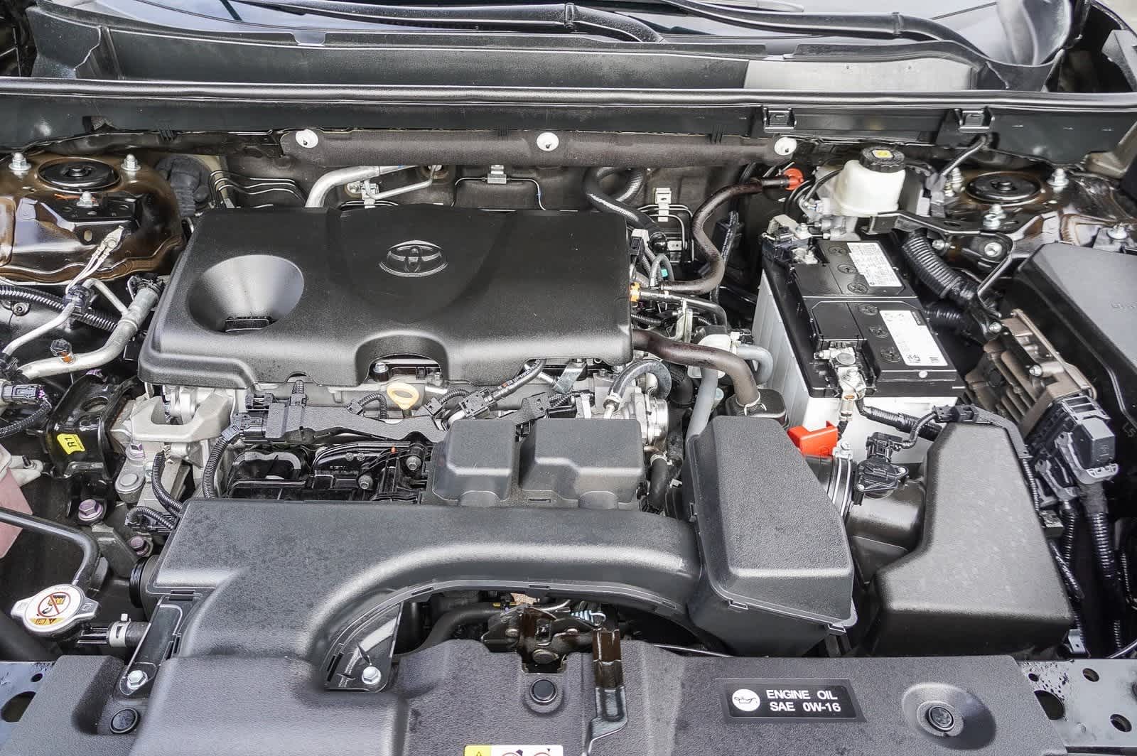 2022 Toyota RAV4 XLE 27