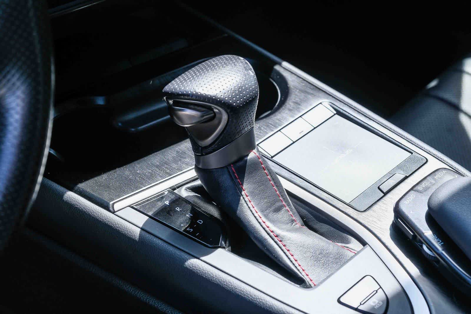 Thumbnail: 2020 Lexus UX - 19