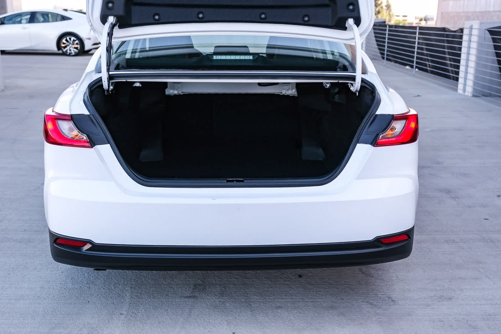 Thumbnail: 2025 Toyota Camry - 28