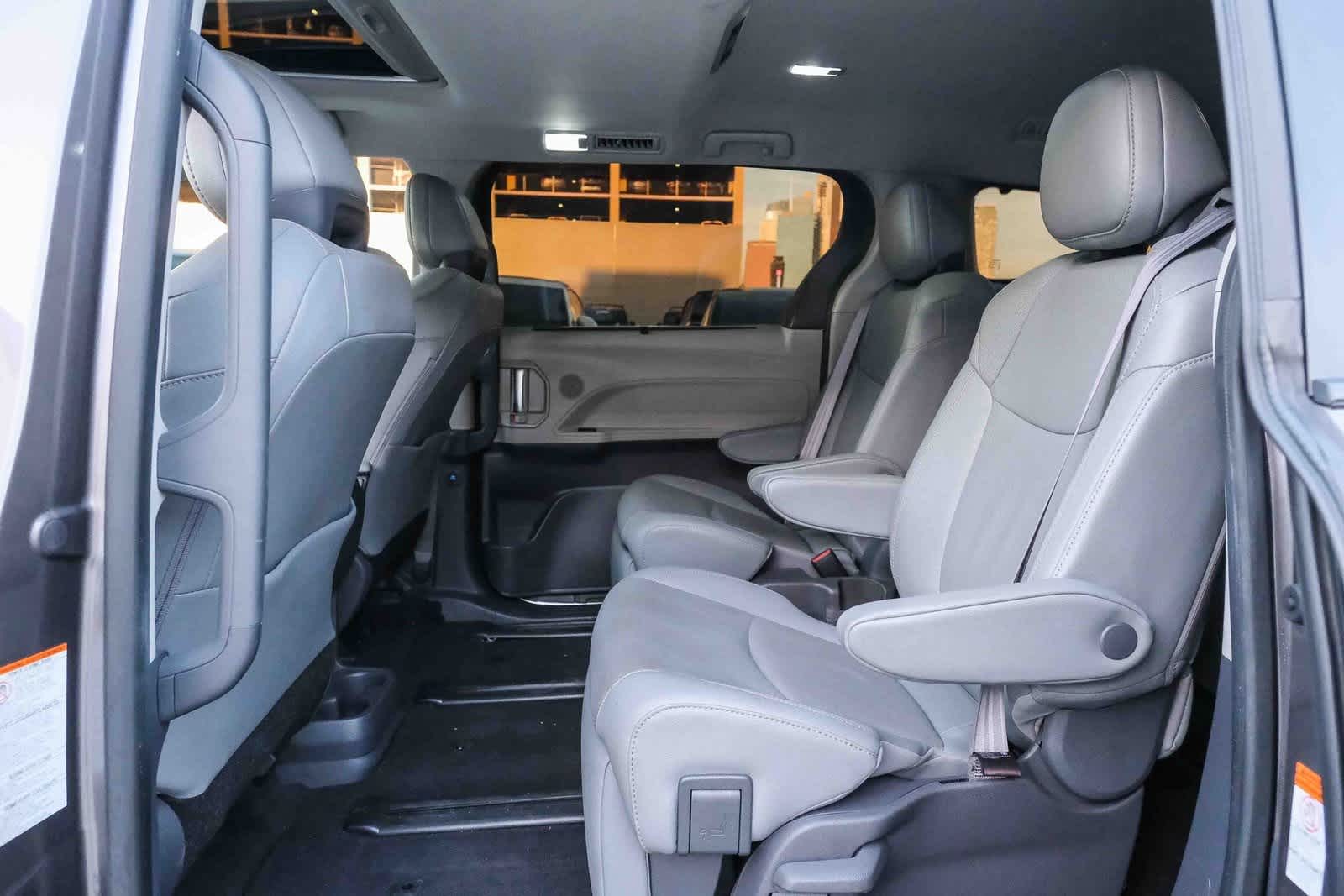 Thumbnail: 2021 Toyota Sienna - 19