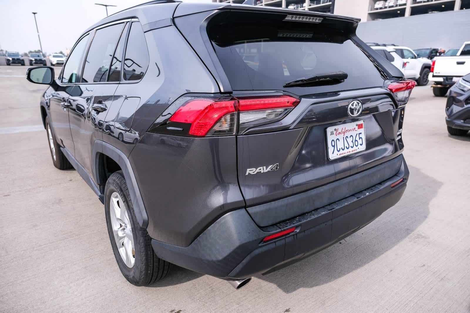 Thumbnail: 2020 Toyota RAV4 - 8