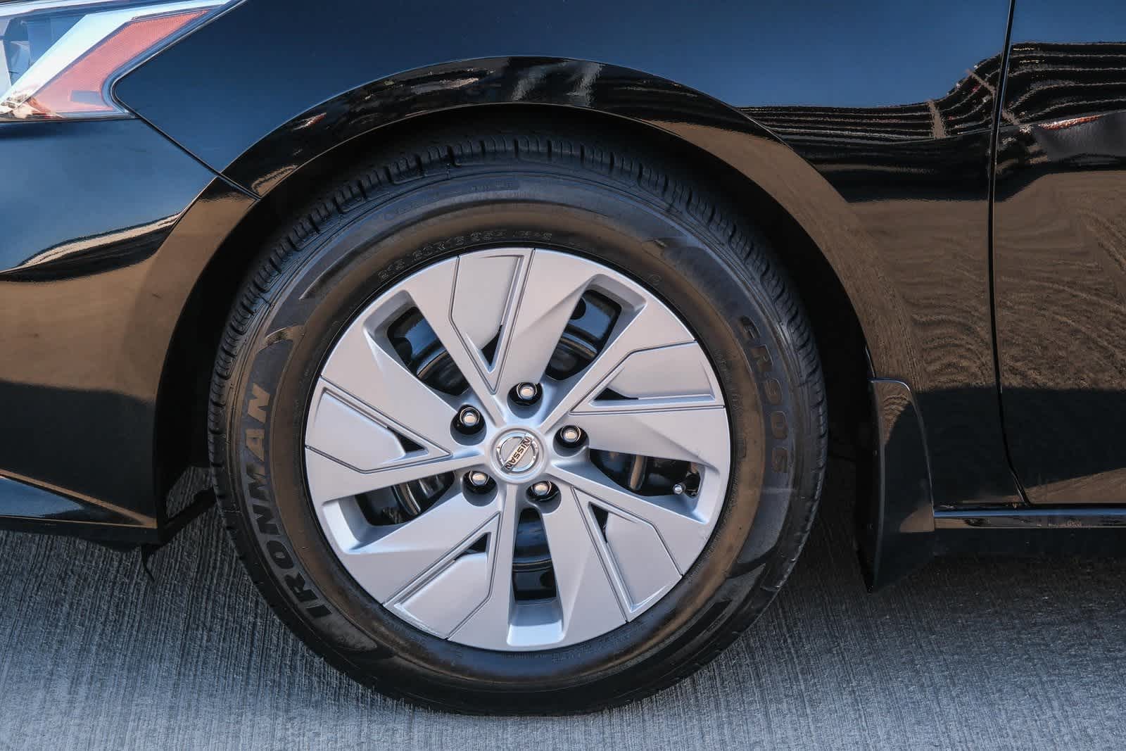 Thumbnail: 2020 Nissan Altima - 8