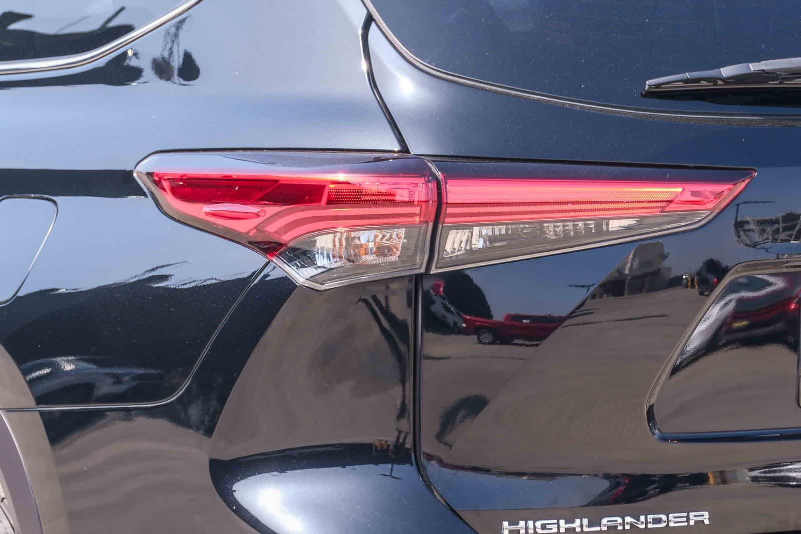 Thumbnail: 2021 Toyota Highlander - 7