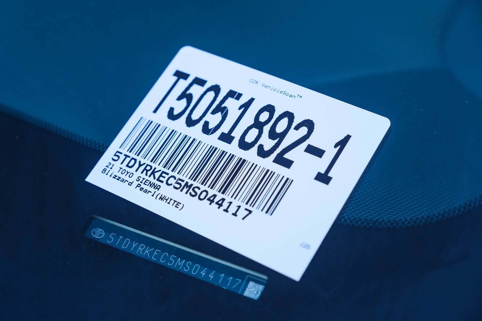 Thumbnail: 2021 Toyota Sienna - 30