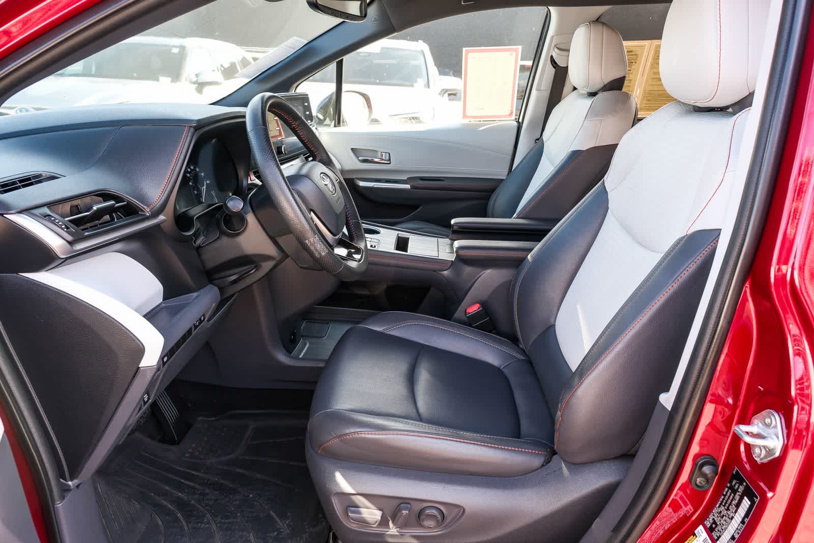 Thumbnail: 2021 Toyota Sienna - 20