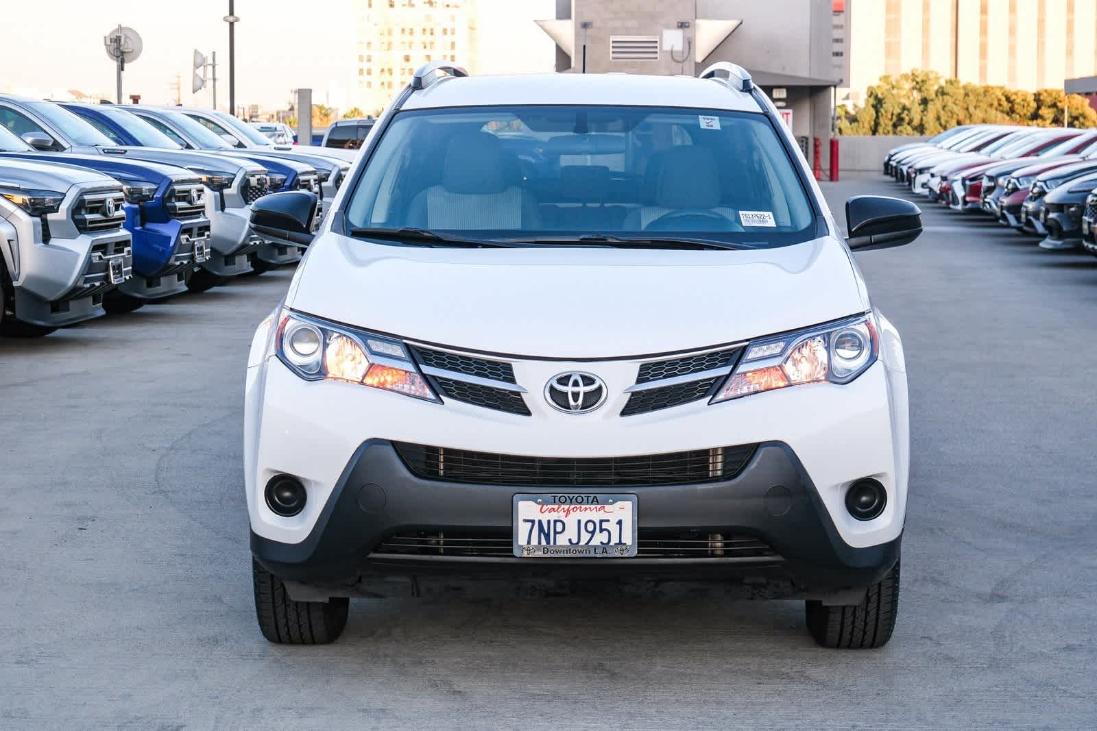 Thumbnail: 2015 Toyota RAV4 - 2