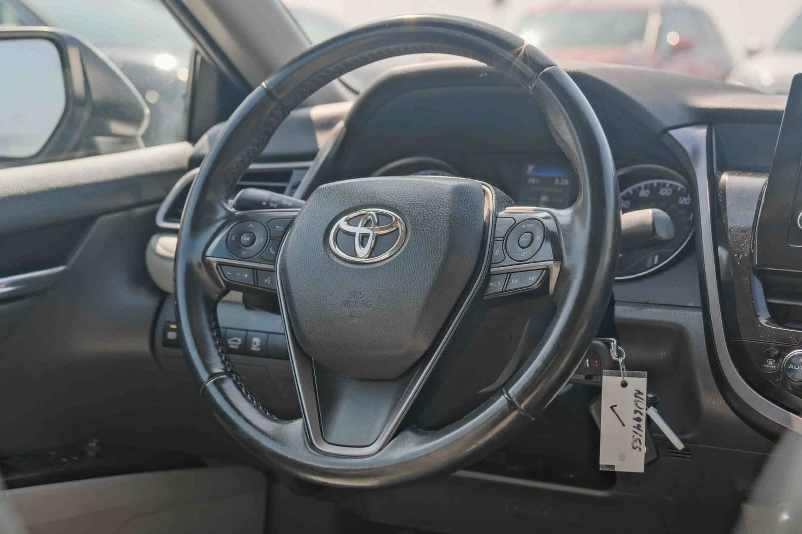Thumbnail: 2022 Toyota Camry - 16